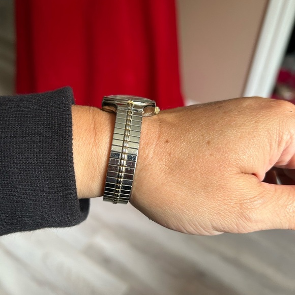 4/$50 Anne Klein Gold and Silver Watch 7 inches 💜 - Picture 3 of 6